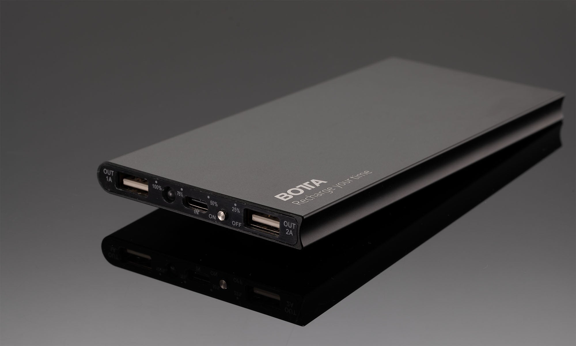 BOTTA powerbank in black