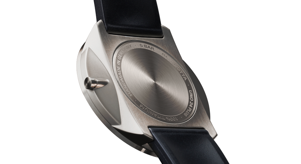 Three-zone titanium case with screw-down back