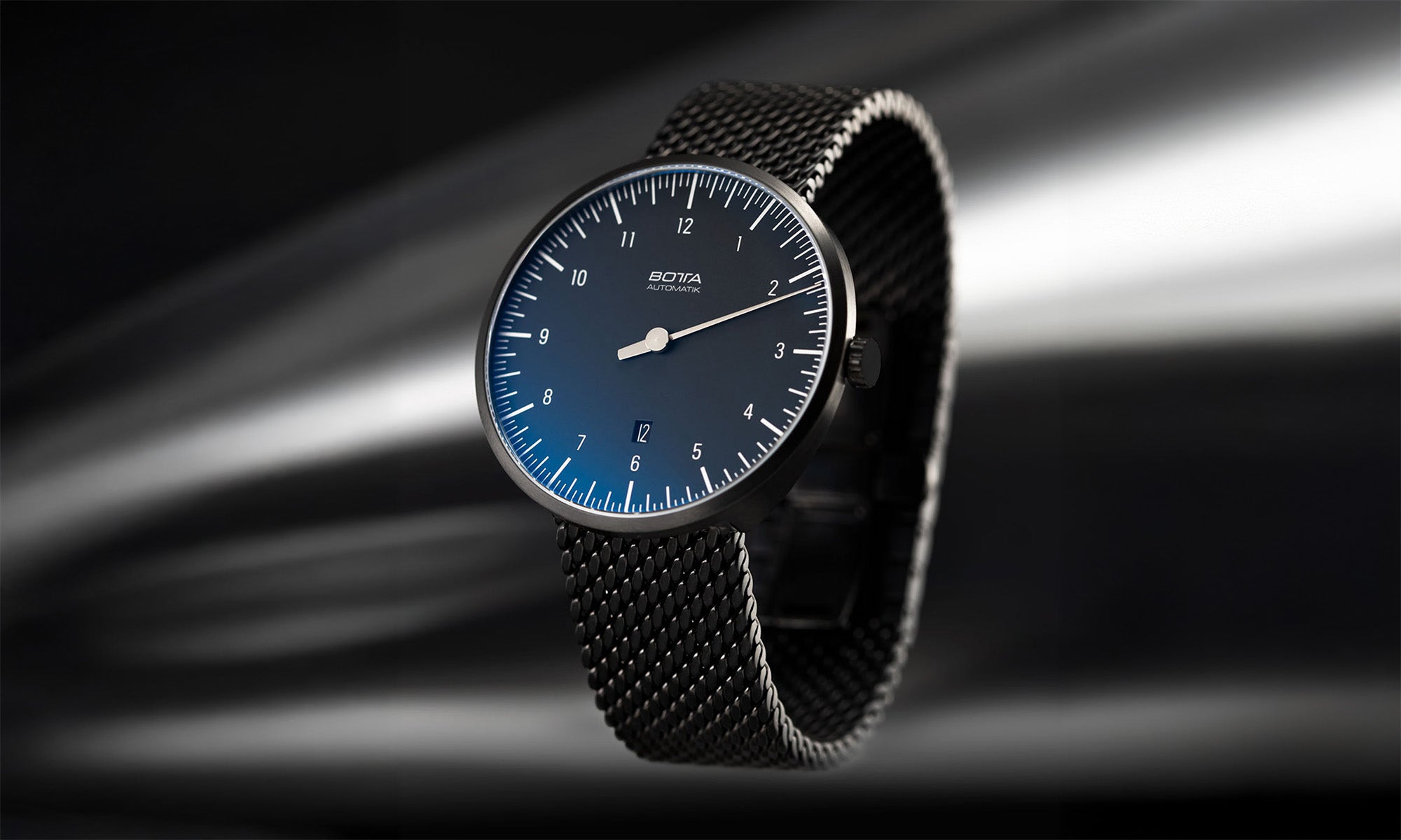 Schwarze Einzeigeruhr UNO Automatik mit schwarzem Zifferblatt und schwarzem Milanaiseband